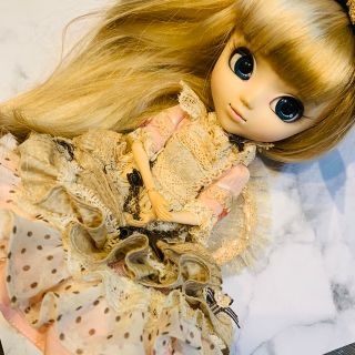 フシギノクニノアリス(ふしぎの国のアリス)の激レア！ プーリップ ロマンティック アリス ピンク Pullip ドール(人形)