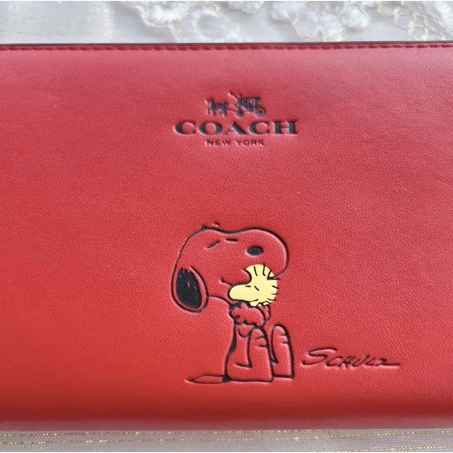 COACH(コーチ)のコーチ 長財布 スヌーピー 赤 COACH スヌーピーコラボ レッド ピーナッツ レディースのファッション小物(財布)の商品写真
