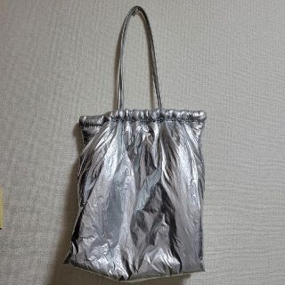 ザラ(ZARA)のZARA シルバートートバッグ(トートバッグ)