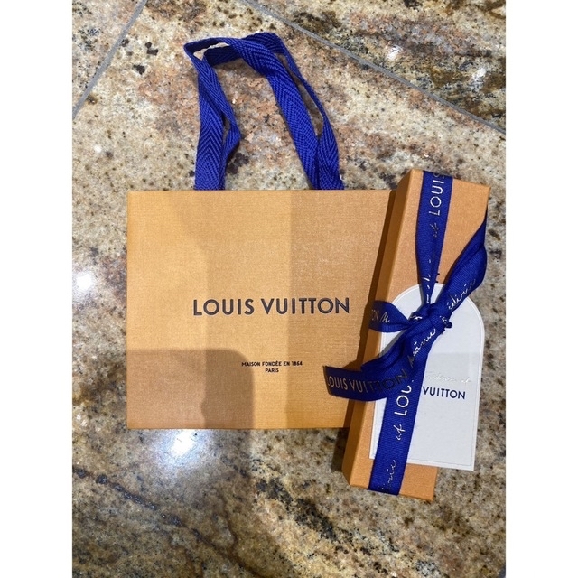 LOUIS VUITTON(ルイヴィトン)のルイヴィトン　限定　チョコレート 食品/飲料/酒の食品(菓子/デザート)の商品写真