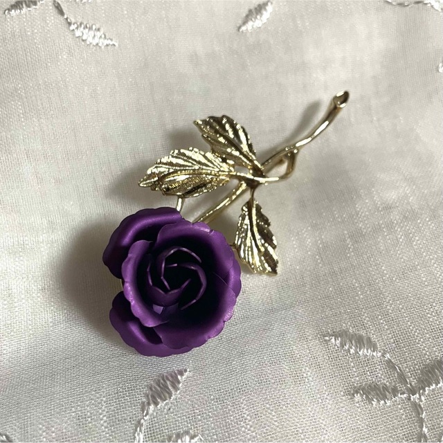 ◇ヴィンテージブローチ 薔薇バラ 紫 パープル ゴールド 繊細 上品
