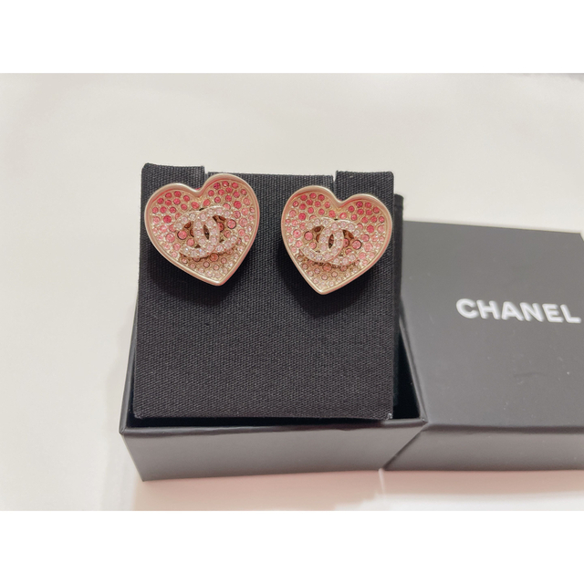 CHANEL ♡ハート ピアス