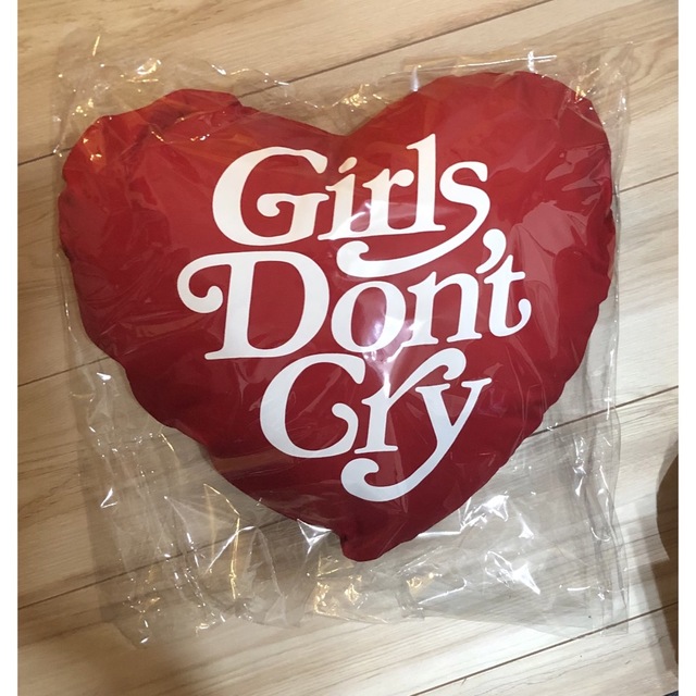 Girls Don't Cry  クッションピロー