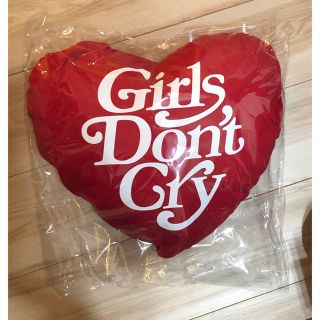 ガールズドントクライ(Girls Don't Cry)の【レッド】Girls Don’t Cryピロー クッション(クッション)