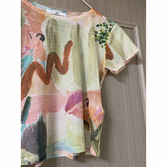 SLY(スライ)のSLY スライ　SOUTH GARDEN SHEER MINI Tシャツ レディースのトップス(Tシャツ(半袖/袖なし))の商品写真