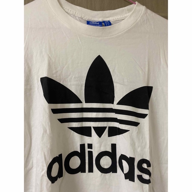 adidas(アディダス)のアディダス　オリジナル　tシャツ　ロゴ　トップス　半袖　白　夏服 メンズのトップス(Tシャツ/カットソー(半袖/袖なし))の商品写真