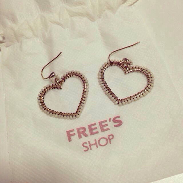 FREE'S SHOP(フリーズショップ)のお値下げ！ハートピアス♡ レディースのアクセサリー(ピアス)の商品写真