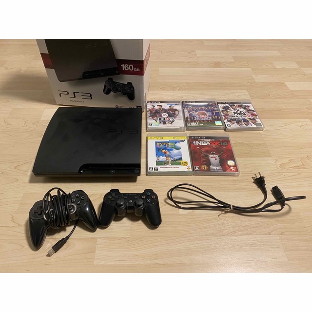 PlayStation3(プレイステーション3)のPlayStation3 CECH-3000A ゲーム5本horiコントローラ1 エンタメ/ホビーのゲームソフト/ゲーム機本体(家庭用ゲーム機本体)の商品写真