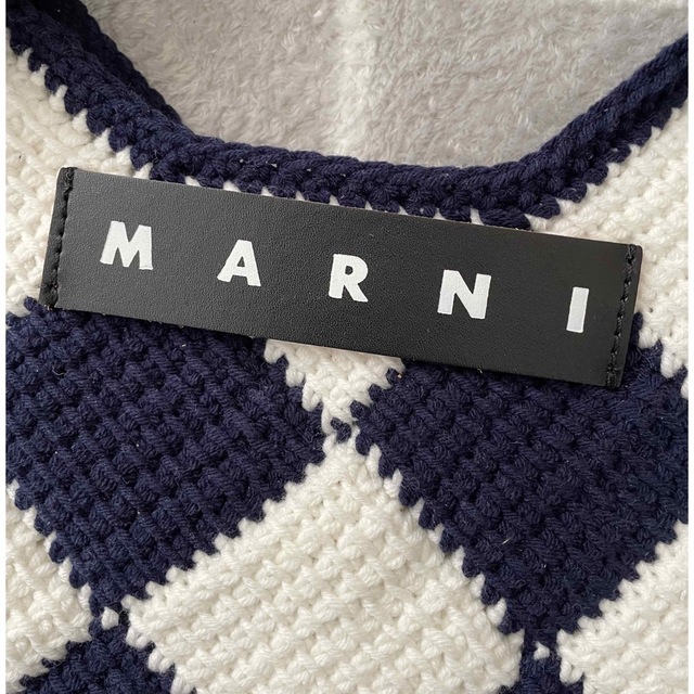 Marni(マルニ)の新品☆MARNIマルニ　ニットバッグ　スモールテックウール ホワイト 正規品 レディースのバッグ(トートバッグ)の商品写真