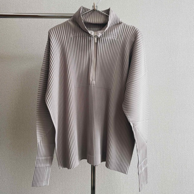 トップス　HOMME PLISSÉ ISSEY MIYAKE