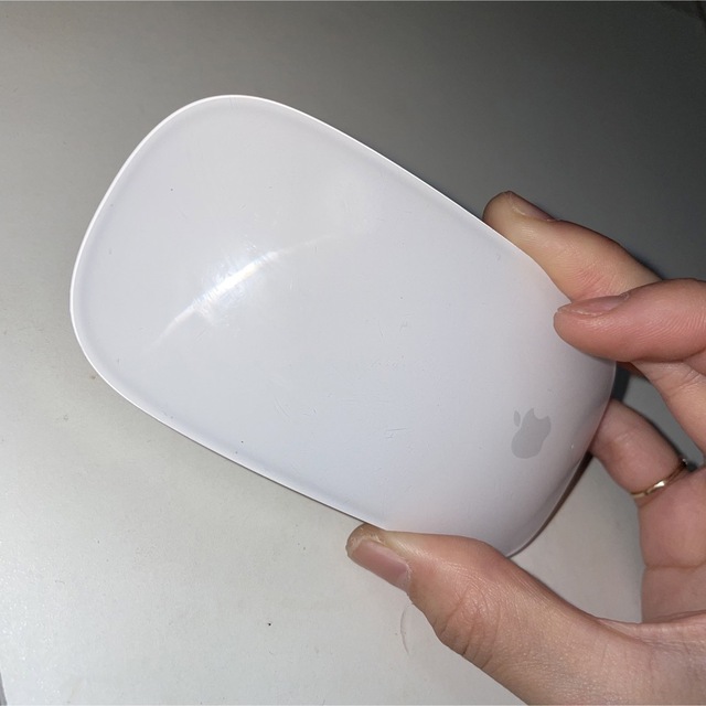 Apple(アップル)のMAGIC MOUSE 2 シルバー（ホワイト） スマホ/家電/カメラのPC/タブレット(PC周辺機器)の商品写真