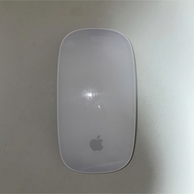Apple(アップル)のMAGIC MOUSE 2 シルバー（ホワイト） スマホ/家電/カメラのPC/タブレット(PC周辺機器)の商品写真