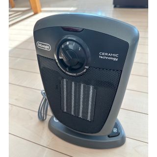 デロンギ(DeLonghi)の美品　DeLonghi セラミックヒーター　(ファンヒーター)