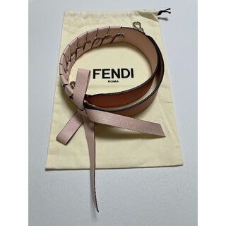 フェンディ(FENDI)のフェンディ ストラップユー シルバー金具 ピンク リボンデザイン ピーカブー(その他)