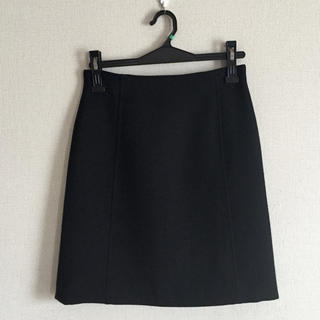 トゥモローランド(TOMORROWLAND)のトゥモローランド♡黒色のシンプルなスカート(ひざ丈スカート)