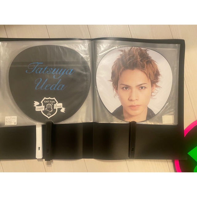 KAT-TUN(カトゥーン)のケース入り 2007-2021 上田竜也 うちわ15枚 KAT-TUN エンタメ/ホビーのタレントグッズ(アイドルグッズ)の商品写真