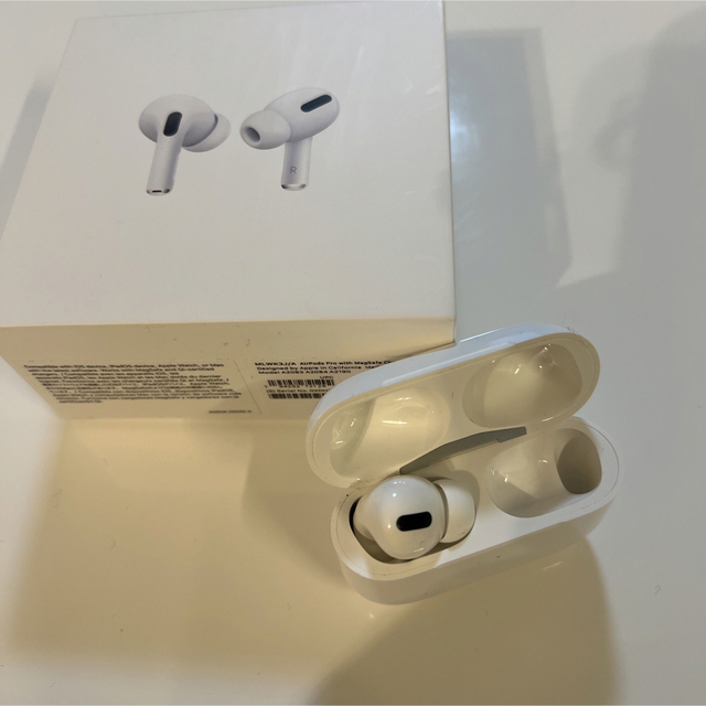 Air pods pro 片耳　ケース付きairpods