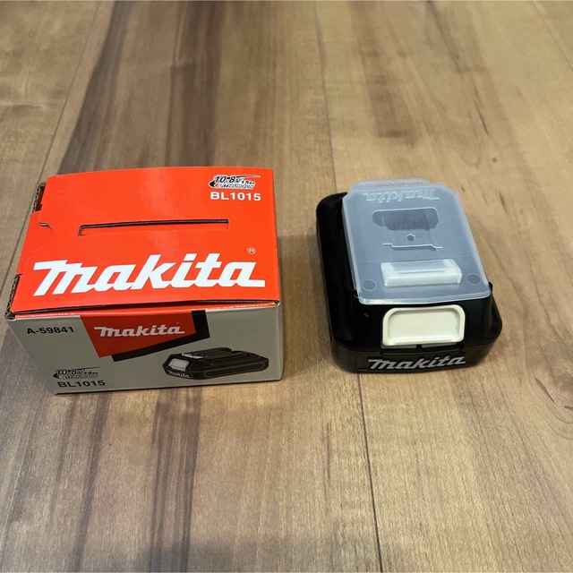 Makita(マキタ)のマキタ　純正バッテリー　BL1015 スマホ/家電/カメラの生活家電(その他)の商品写真