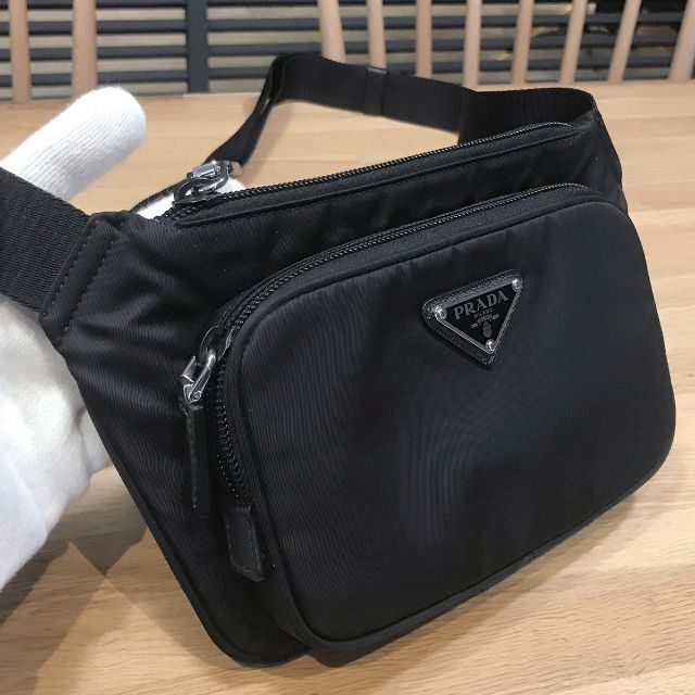 PRADA(プラダ)の新品同様 プラダ 現行 ショルダーバッグ ナイロン ブラック 2VH128 黒 メンズのバッグ(ショルダーバッグ)の商品写真