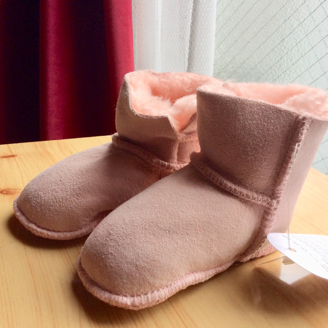 UGG(アグ)のUGG ベビーブーツ  キッズ/ベビー/マタニティのベビー靴/シューズ(~14cm)(ブーツ)の商品写真