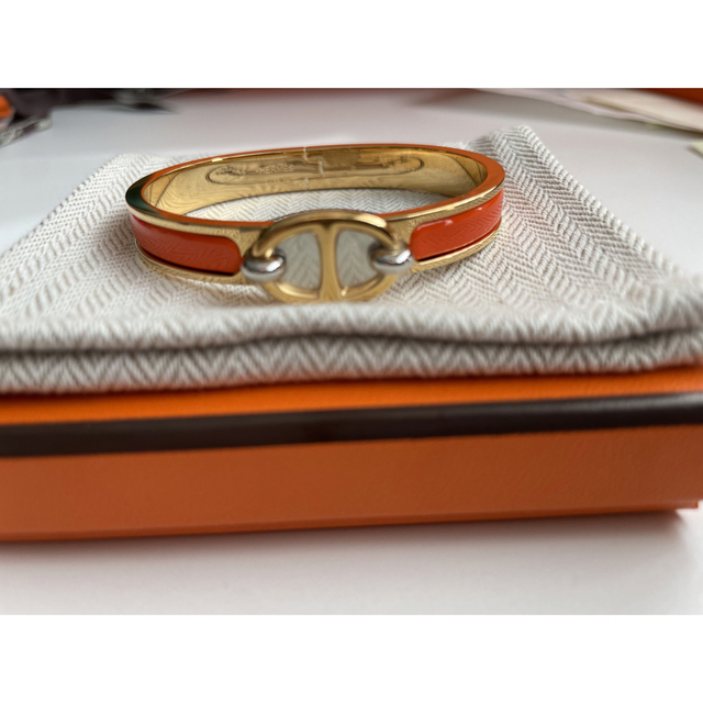 芸能人愛用 Hermes - エルメス エナメルブレスレット ミニ PM オレンジ