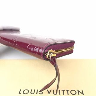 LOUIS VUITTON - 【美品】【レア】ルイヴィトン☆長財布☆赤紫色