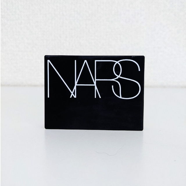 NARS(ナーズ)のNARS / ライトリフレクティングセッティングパウダー プレスト Ｎ ミニ コスメ/美容のベースメイク/化粧品(フェイスパウダー)の商品写真