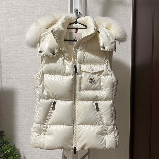 MONCLER(モンクレール)のs.m様専用ページ レディースのジャケット/アウター(ダウンベスト)の商品写真