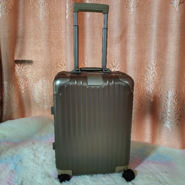 定番 RIMOWA - 新品 RIMOWA リモワ スーツケース機内持込可 34L ...