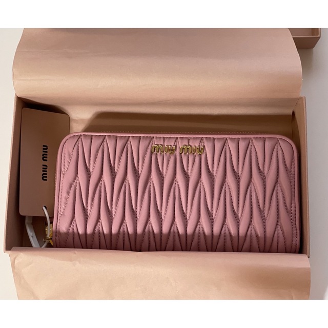 MIUMIU  マテラッセナッパレザー 財布