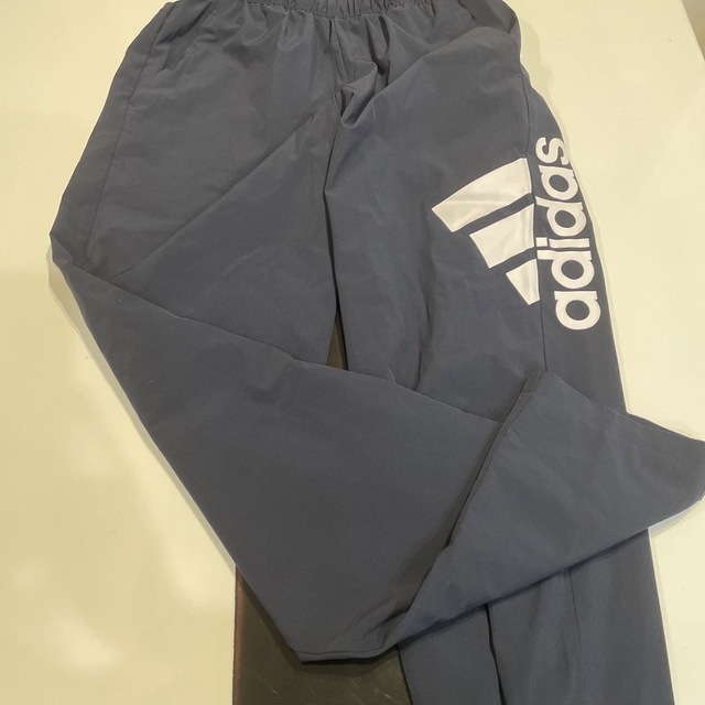 adidas(アディダス)の美品 adidas 160 スポーツ/アウトドアのサッカー/フットサル(ウェア)の商品写真