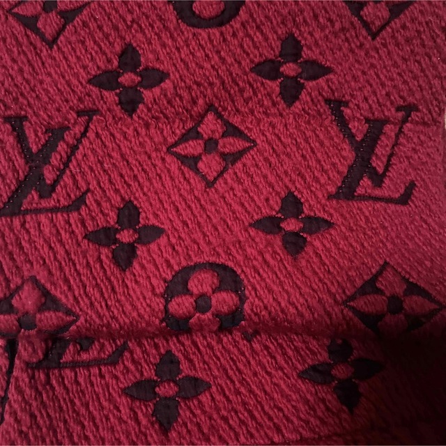 LOUIS VUITTON(ルイヴィトン)のLV ルイヴィトン　マフラー　エシャルプロゴマニア レディースのファッション小物(マフラー/ショール)の商品写真