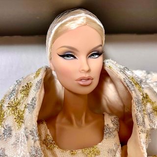 Barbie - Integrity Toys Graceful Reign Vanessa の通販|ラクマ