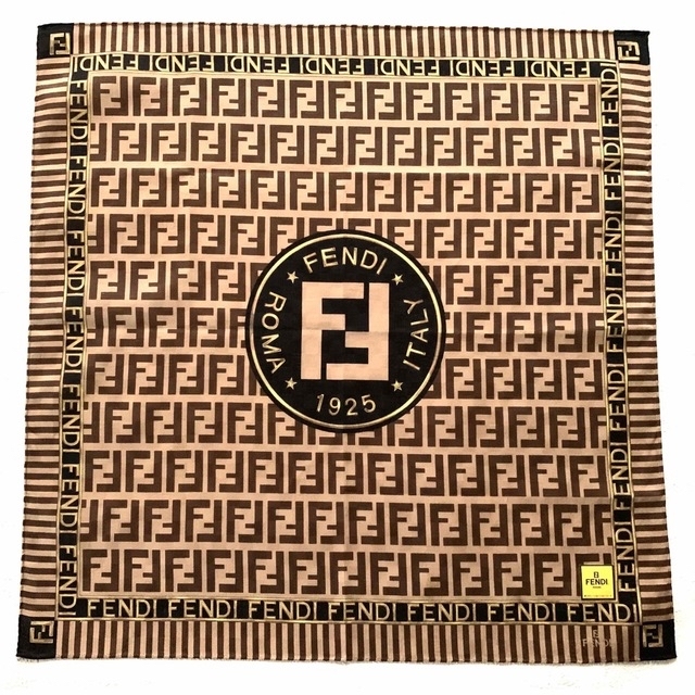 FENDI(フェンディ)のFENDI★フェンディ★ハンカチ W ★新品未使用ズッカ♪ レディースのファッション小物(ハンカチ)の商品写真