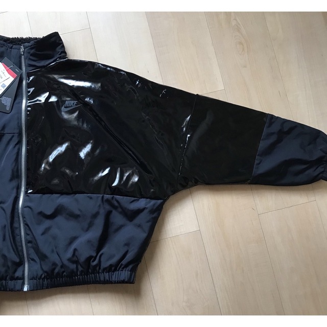 残り一着ウィメンズ ナイキ ジャケット定価16500