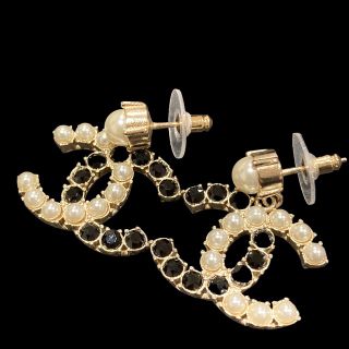 シャネル パールピアス ピアス(ブラック/黒色系)の通販 29点
