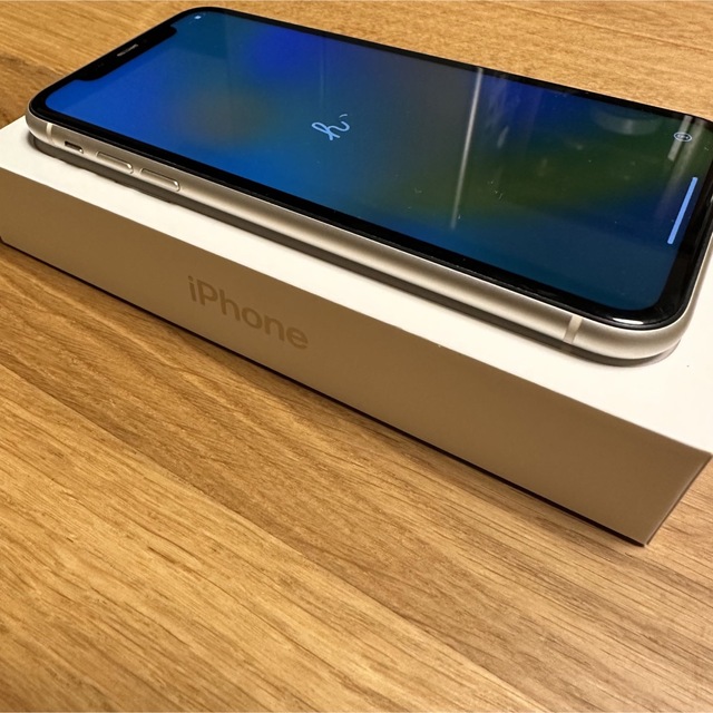 Apple(アップル)のiPhone11 128GB ホワイト SIMフリー スマホ/家電/カメラのスマートフォン/携帯電話(スマートフォン本体)の商品写真