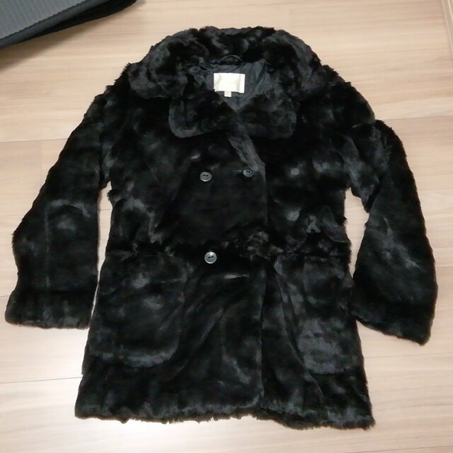 UNIQLO(ユニクロ)のヴィンテージ風　フェイクファー　ブラック　コート レディースのジャケット/アウター(毛皮/ファーコート)の商品写真