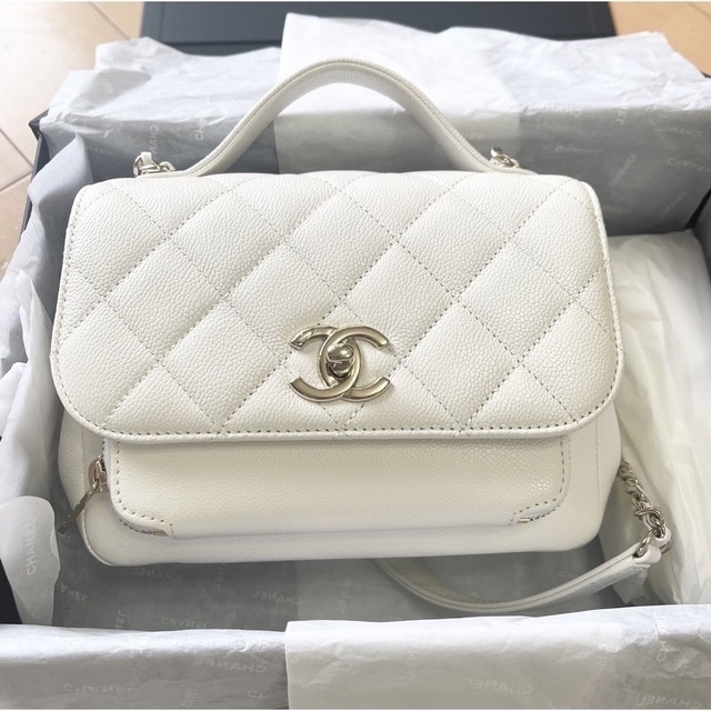 新品登場 CHANEL ホワイトキャビアスキン ビジネスアフィニティ
