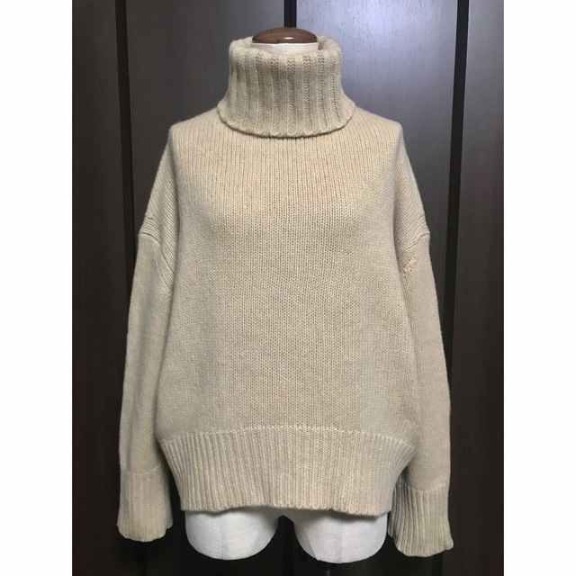 人気の贈り物が大集合 VIE GALERIE - タートルニット/ベージュ・S ギャルリーヴィー VIE 美品☆GALERIE ニット+セーター