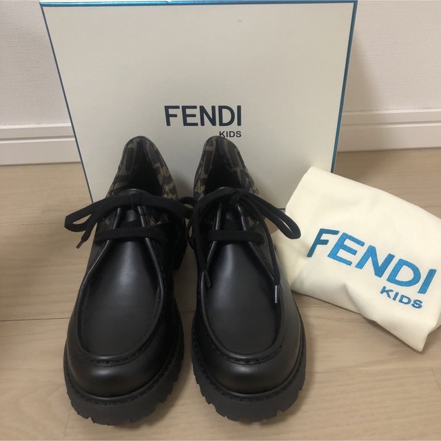 FENDI　フェンディ キッズ  FFロゴ ローファー モカシン