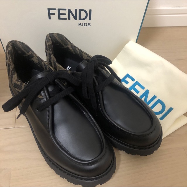 FENDI　フェンディ キッズ  FFロゴ ローファー モカシン