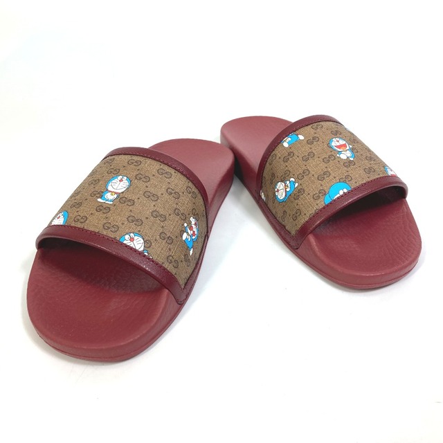 Gucci(グッチ)のグッチ GUCCI ドラえもん Doraemon 655036 靴 フラット スライド プール サンダル ラバー ワインレッド 未使用 レディースの靴/シューズ(サンダル)の商品写真