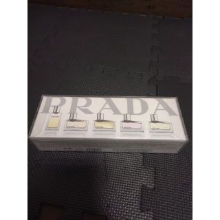 プラダ(PRADA)のPRADA プラダ　ミニ香水セット　７ｍｌｘ５種セット(香水(女性用))