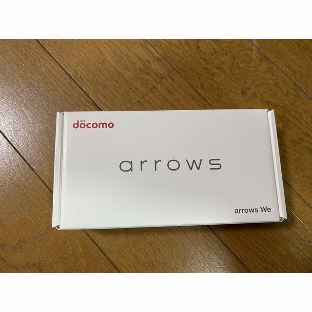 arrows(アローズ)のarrows We F51B 新品未開封 スマホ/家電/カメラのスマートフォン/携帯電話(スマートフォン本体)の商品写真