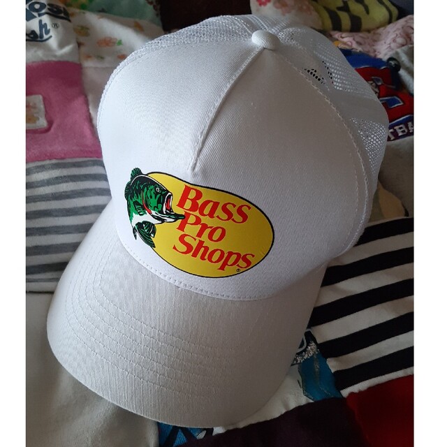 カナダ購入　BassProShops バスプロ　釣り　プリント　キャップ帽子　白 スポーツ/アウトドアのフィッシング(ウエア)の商品写真