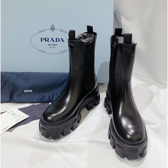 けますので PRADA by ハル's shop｜プラダならラクマ - PRADAのブーツ