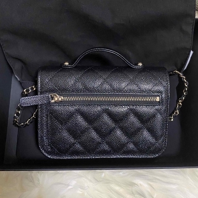 CHANEL(シャネル)のCHANEL ビジネスアフィニティミニ　ブラック レディースのバッグ(ショルダーバッグ)の商品写真