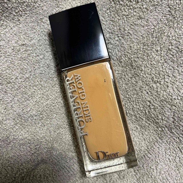 Dior FOREVER SKIN GLOW 2W