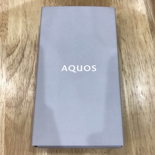AQUOS Sense6 4GB 64GB SH-M19 シルバー スマホ/家電/カメラのスマートフォン/携帯電話(スマートフォン本体)の商品写真